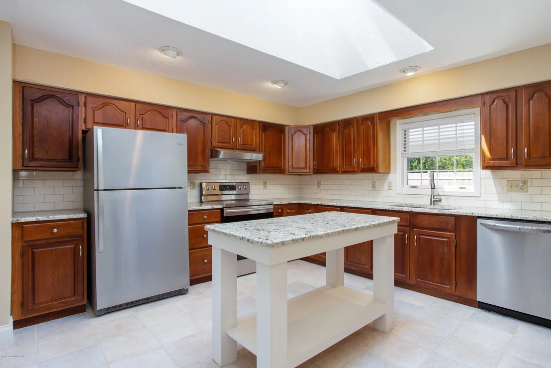 Photo of 1112 Scyphers Street NE