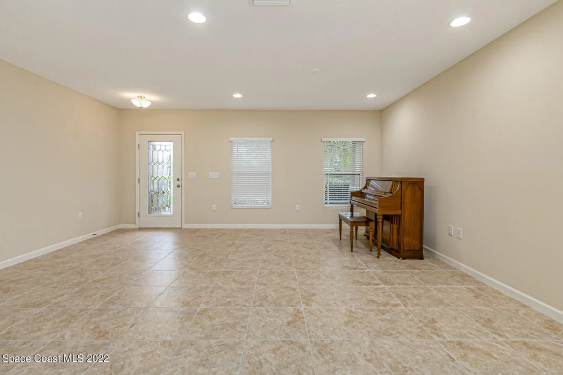 Photo of 1275 Fuji Drive
