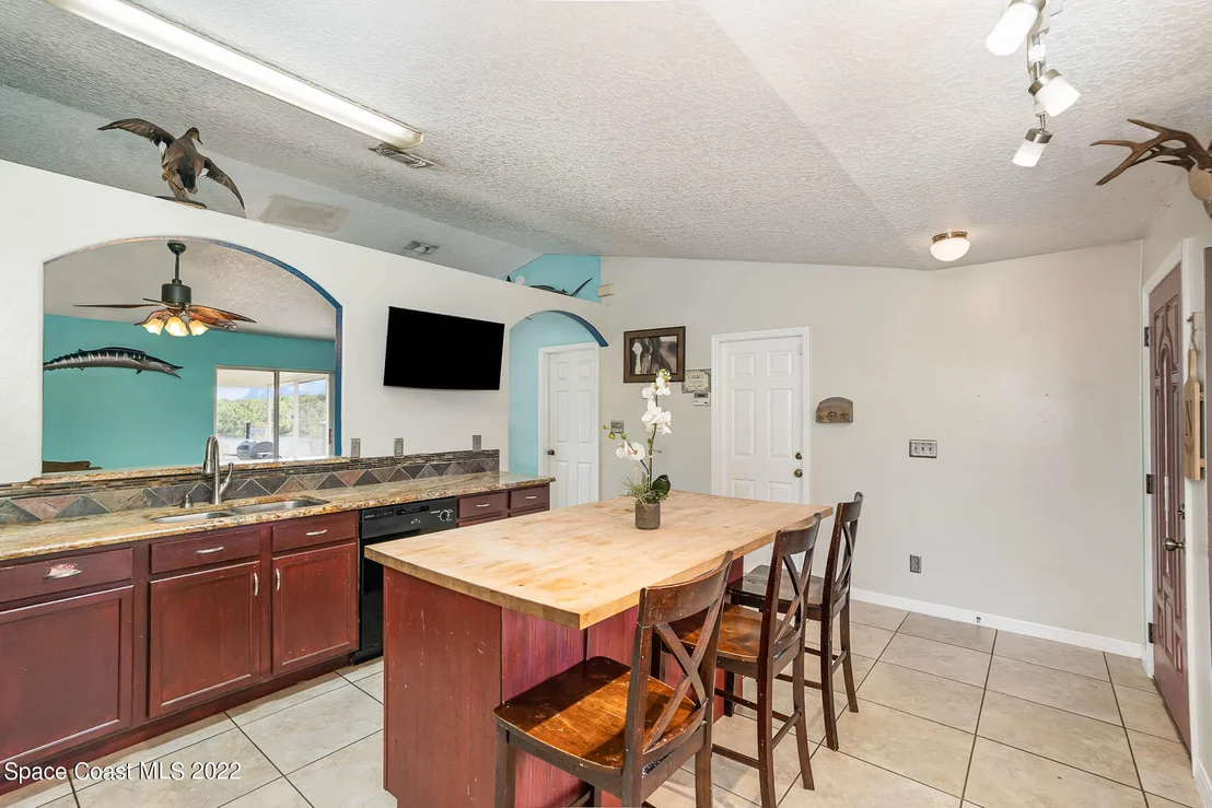 Photo of 6291 Golfview Avenue