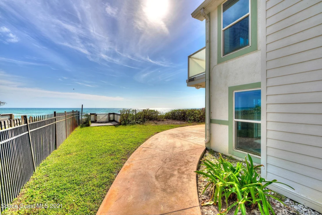 Photo of 2055 N Highway A1a