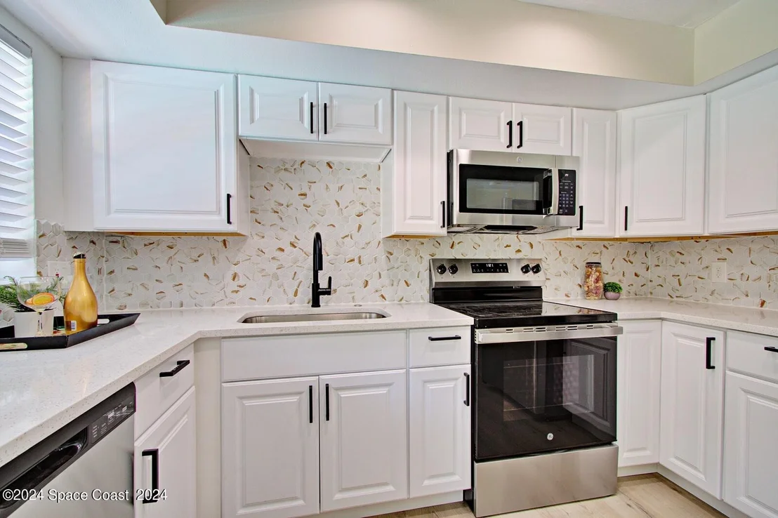 Photo of 1050 Barclay Drive