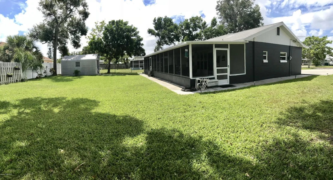 Photo of 727 Banyan Drive
