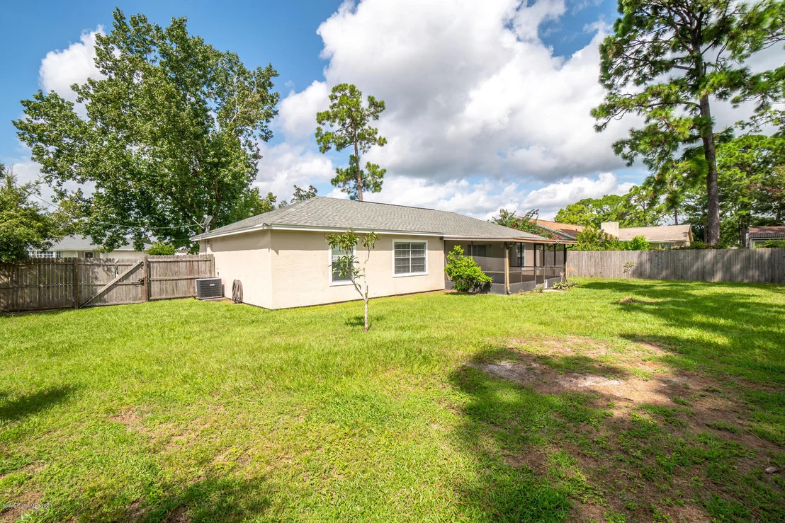 Photo of 6437 Fairchild Avenue