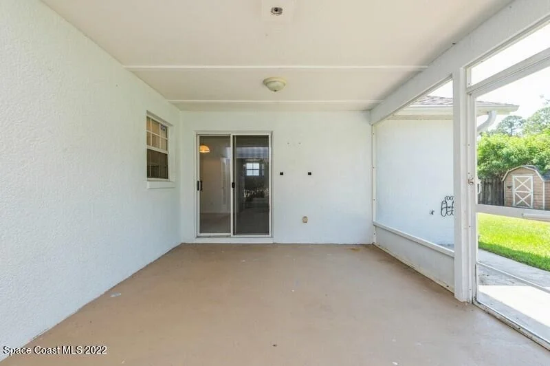 Photo of 6555 Adrian Street N