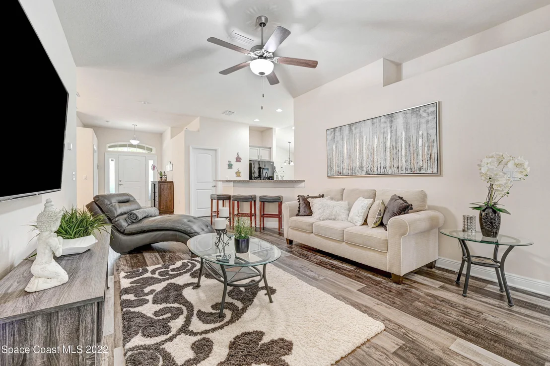 Photo of 1383 Steele Road SE