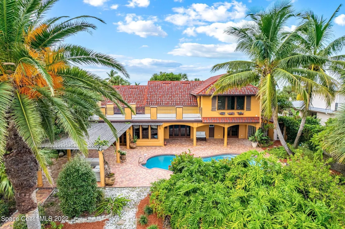 Photo of 442 Riverview Lane