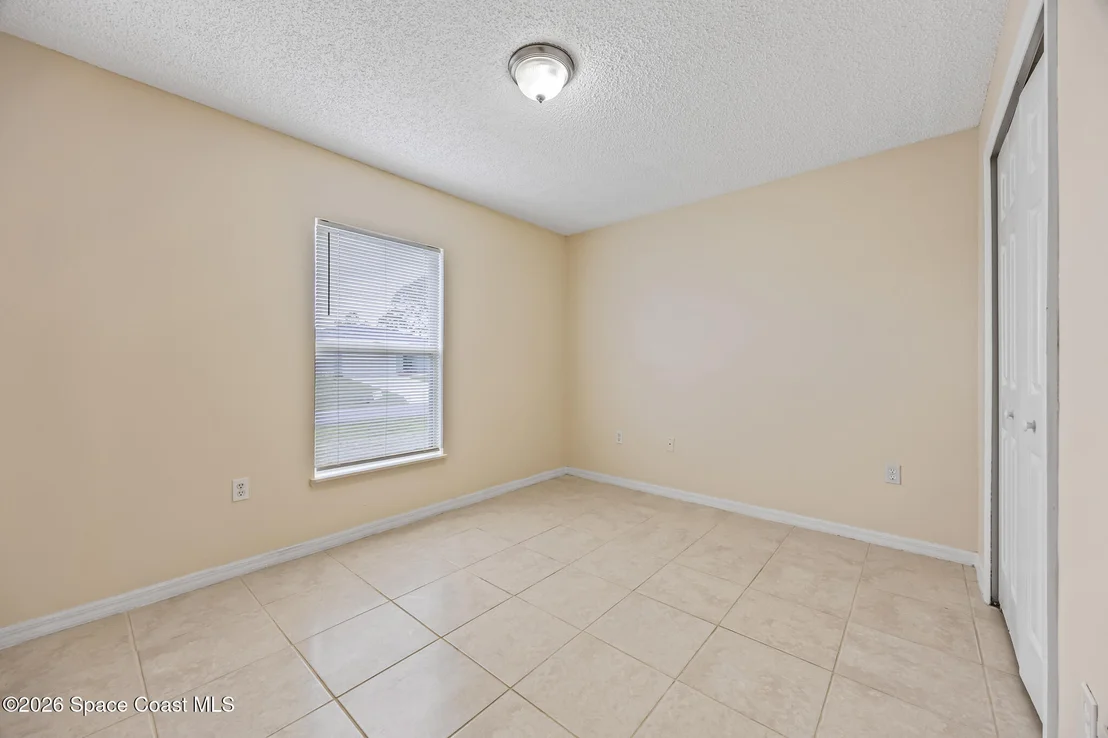 Photo of 1012 Ray Road SE