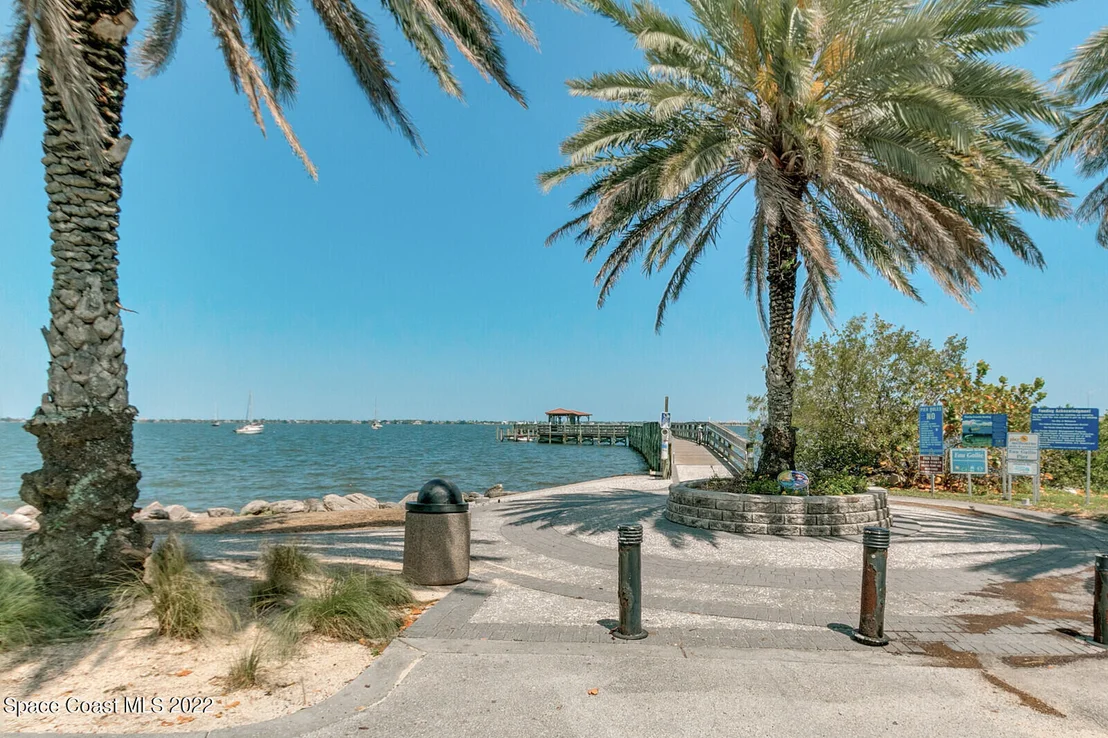 Photo of 2205 Lakeview Drive