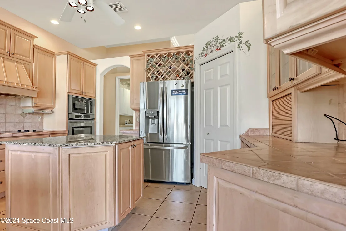 Photo of 402 Flanders Drive