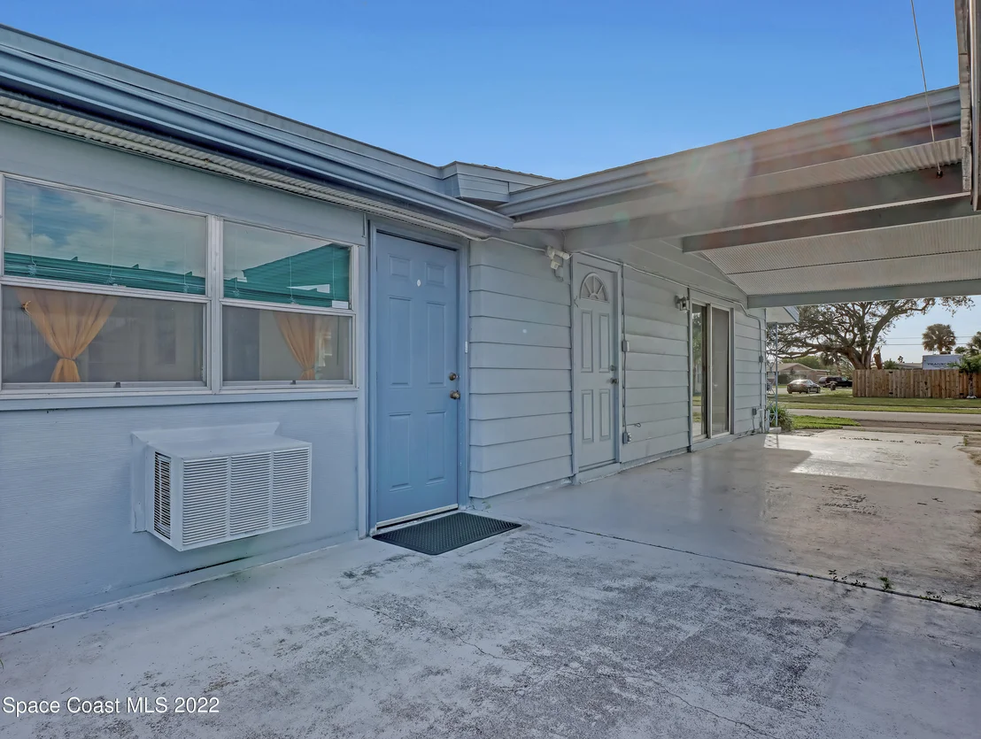 Photo of 1079 Cable Lane NE