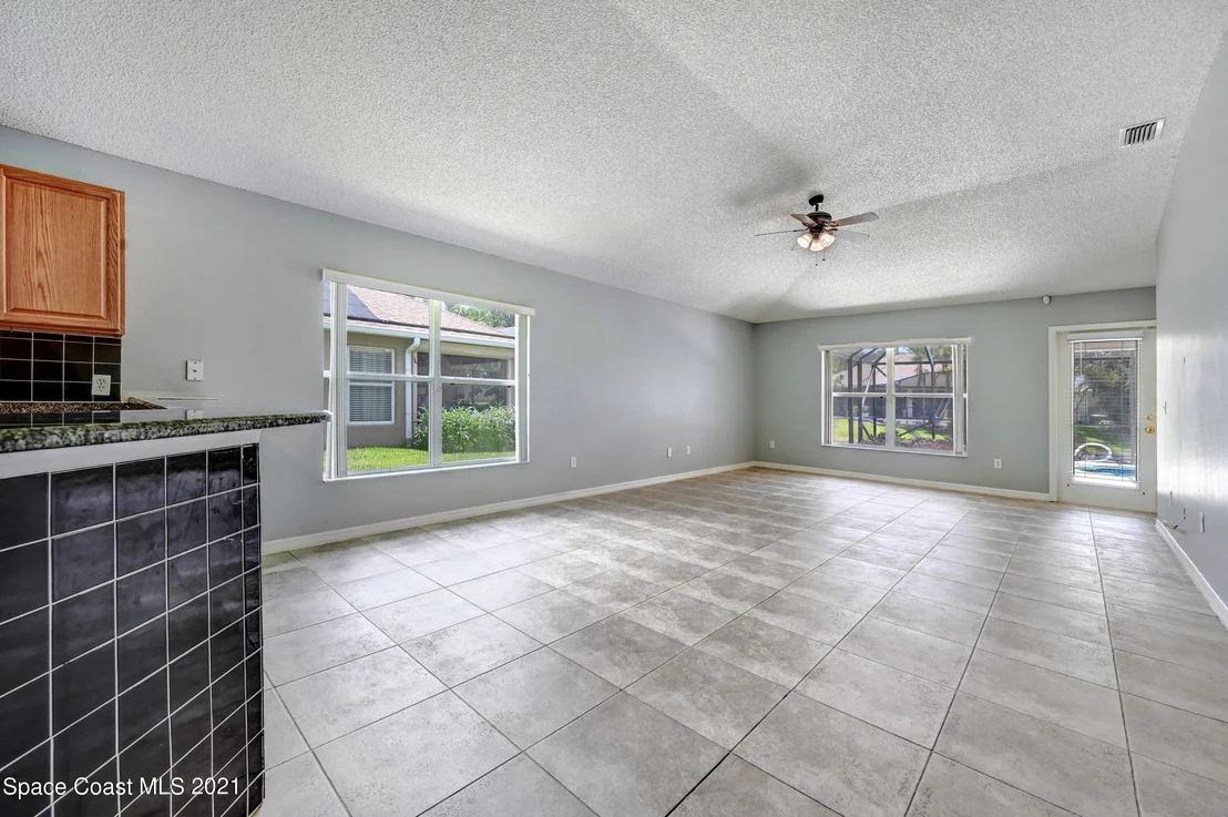 Photo of 2560 Stratford Pointe Drive