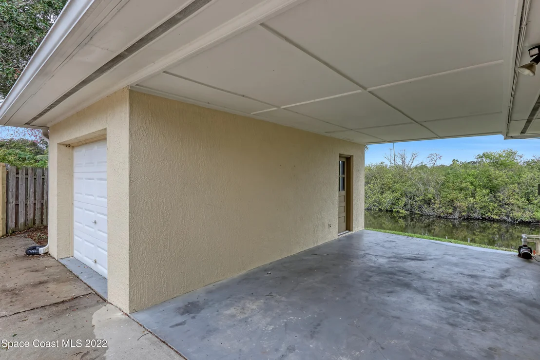 Photo of 589 Hillside Court
