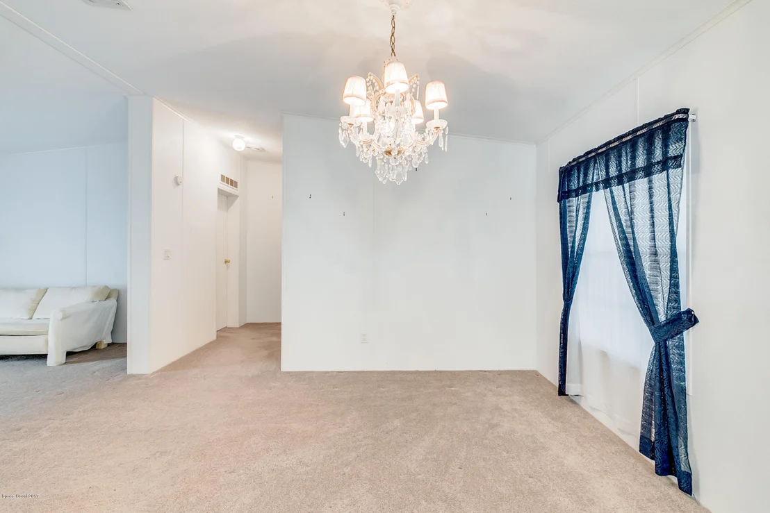 Photo of 725 Outer Drive