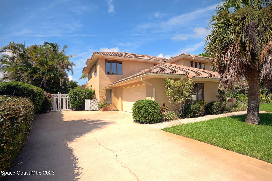 Photo of 421 Riverview Lane
