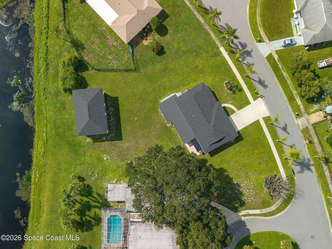 Photo of 722 Apollo Circle NE