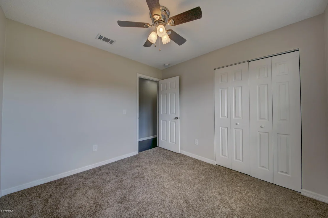 Photo of 1025 Riviera Drive NE