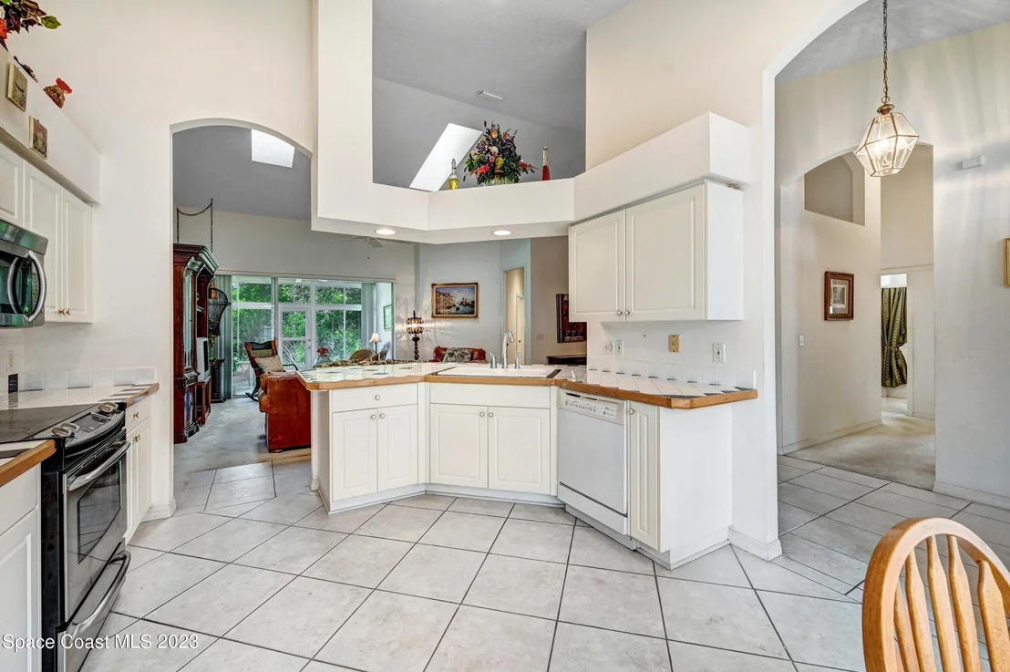 Photo of 368 Renaissance Avenue