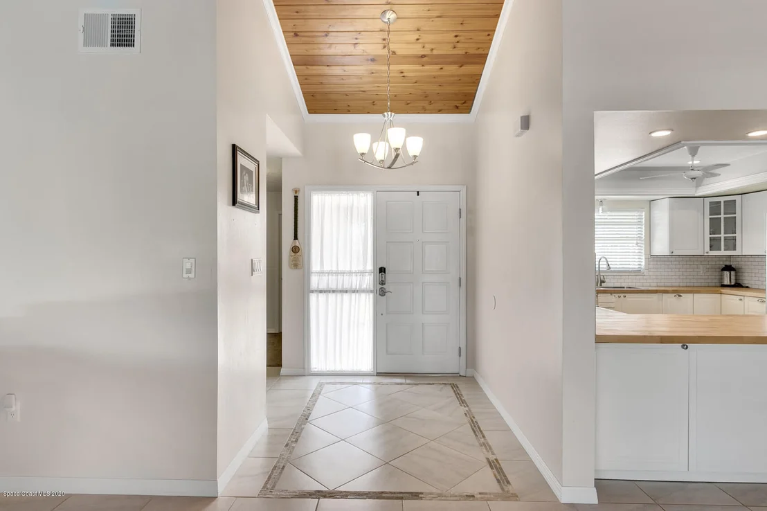 Photo of 980 Long Meadow Lane