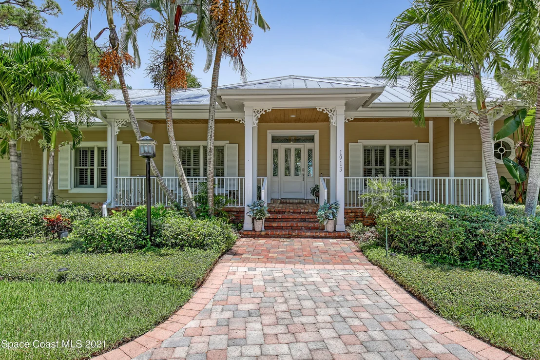 Photo of 1913 Pineapple Avenue