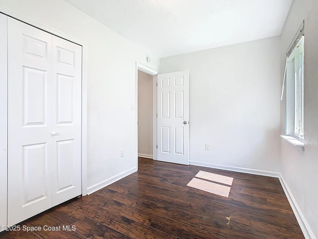 Photo of 819 W Whitmire Drive