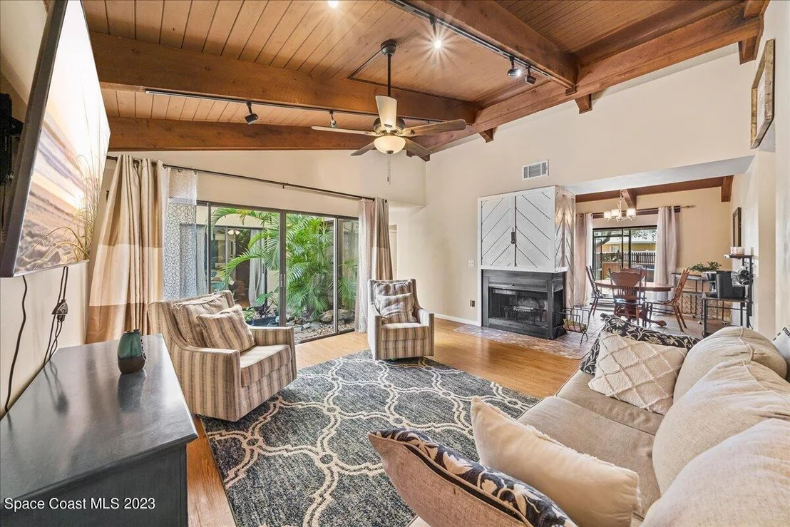 Photo of 250 Applewood Circle