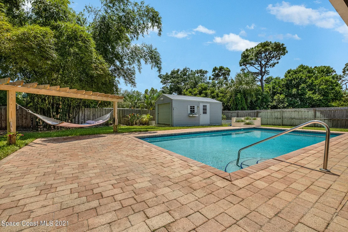 Photo of 1585 Old Colonial Way