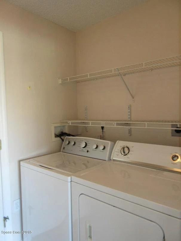 Photo of 1243 White Oak Circle
