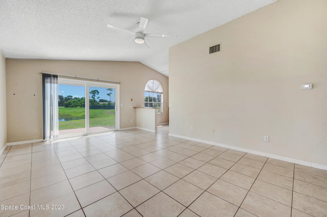 Photo of 963 Wateroak Drive NE