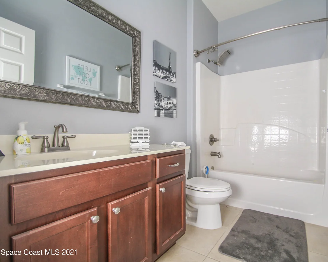 Photo of 3244 Hawthorne Avenue