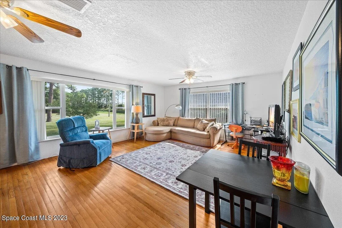 Photo of 3081 Cavel Street
