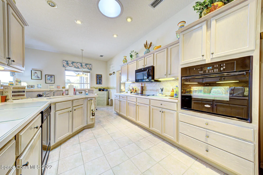 Photo of 5948 Newbury Circle