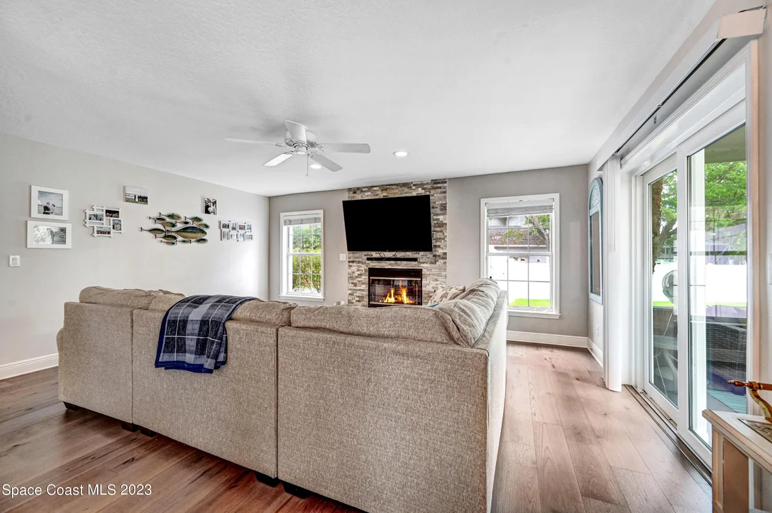 Photo of 2225 Royal Oaks Drive