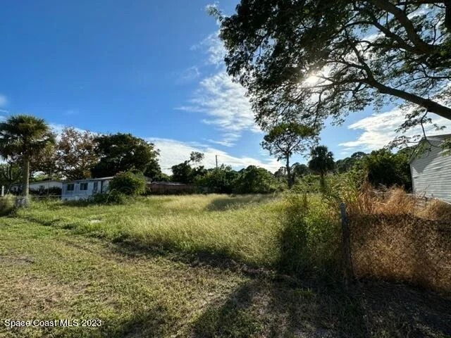Photo of 6893 Columbine Drive