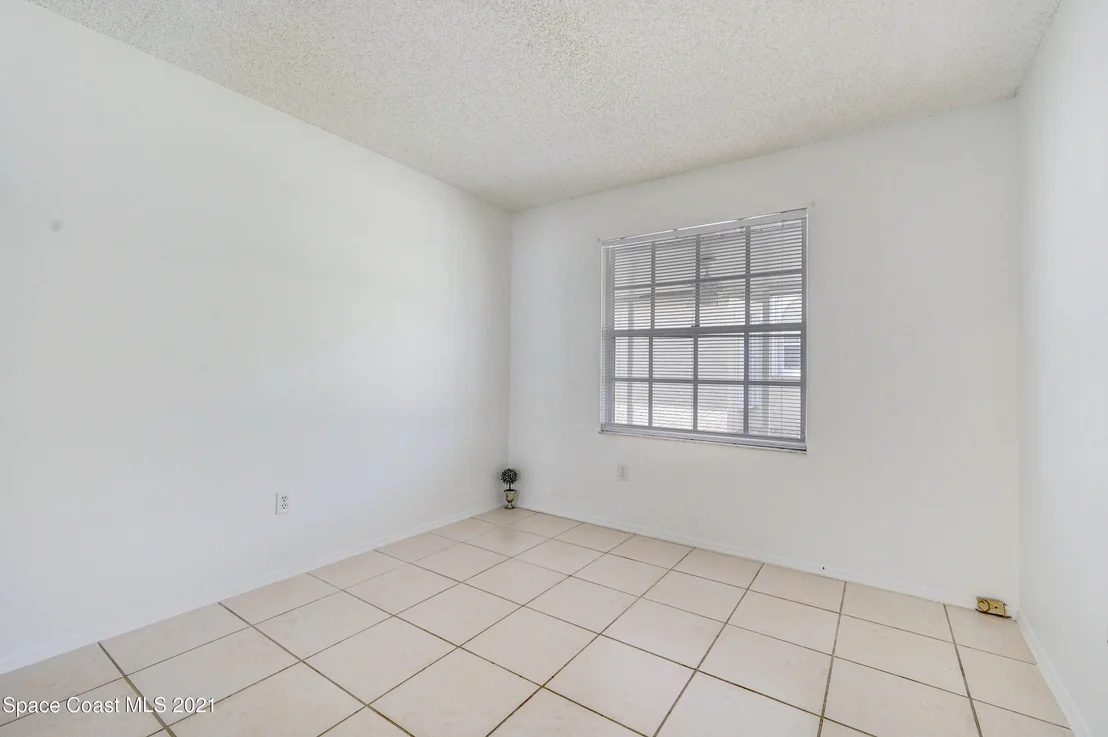 Photo of 858 Wateroak Drive NE