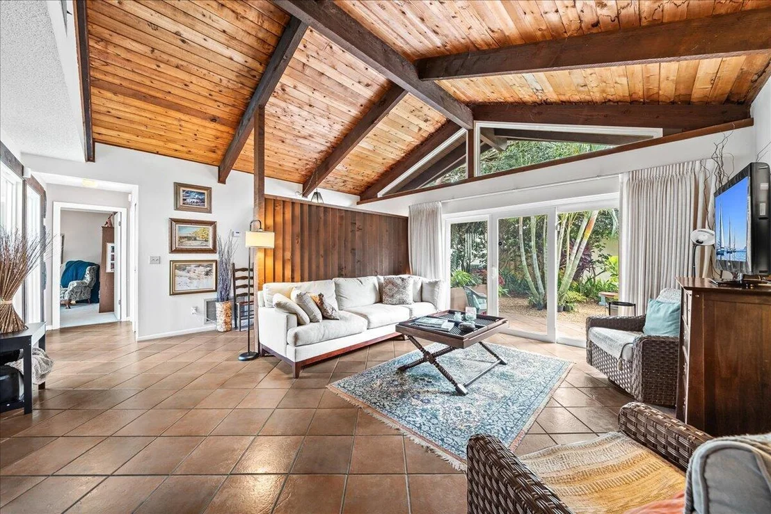 Photo of 210 Bayhead Drive