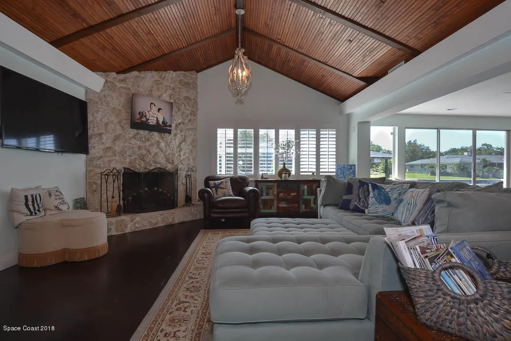 Photo of 1866 River Shore Drive