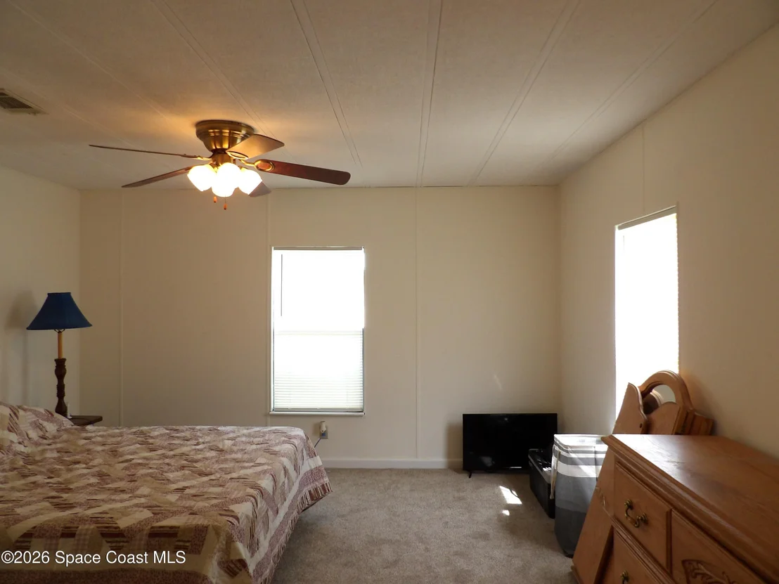 Photo of 1925 Live Oak Street NE
