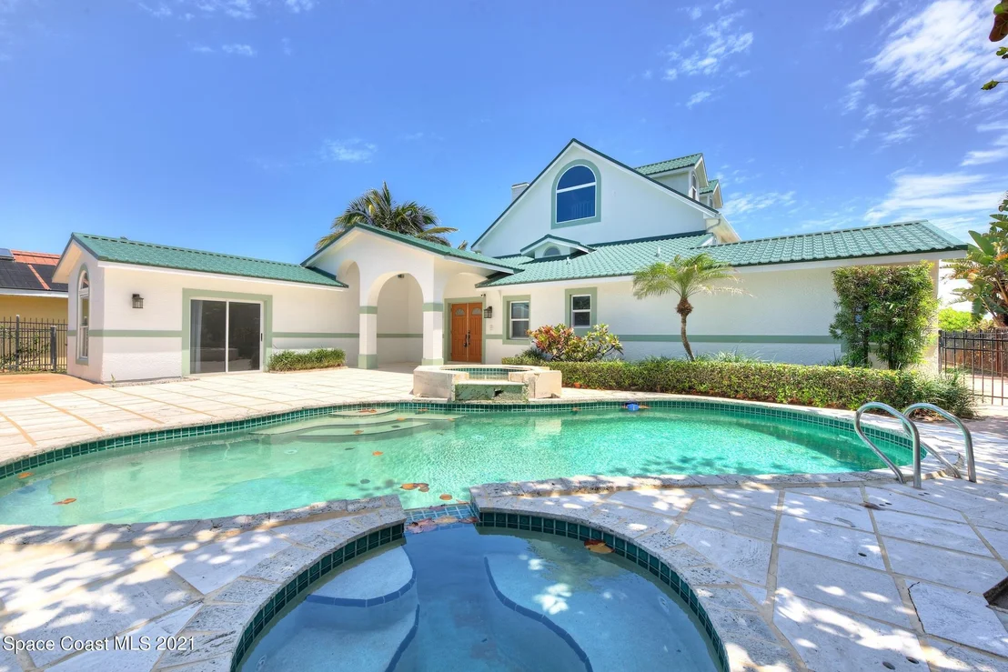 Photo of 2055 N Highway A1a
