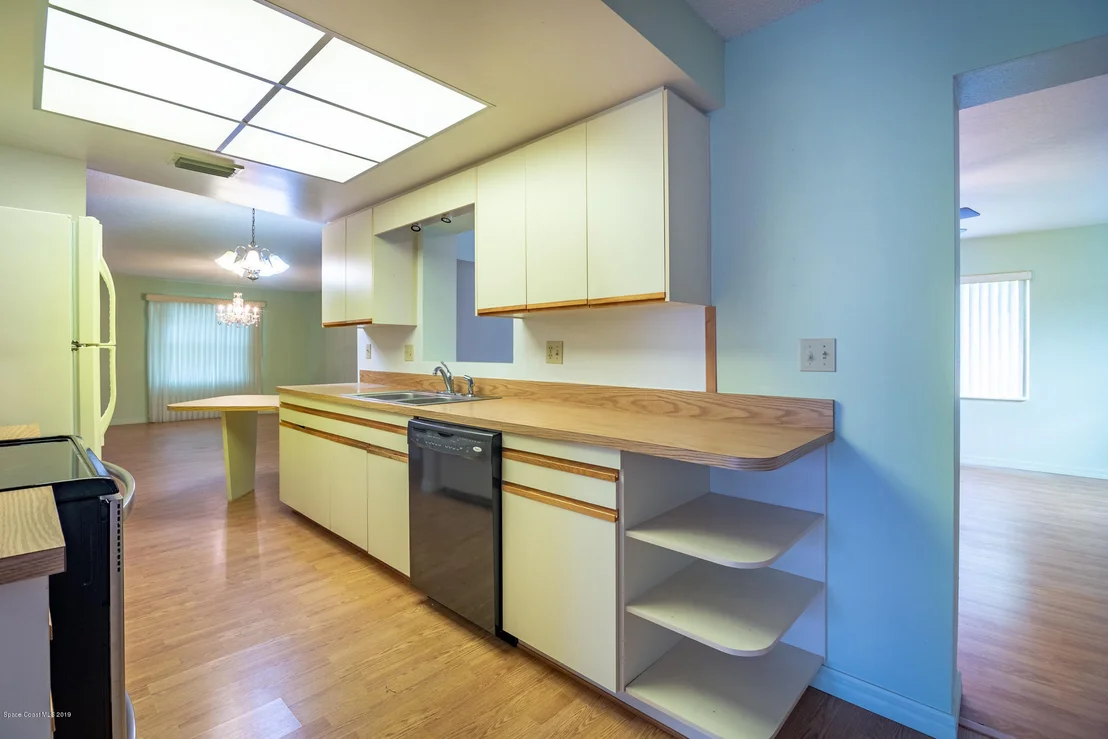 Photo of 958 Pineland Drive