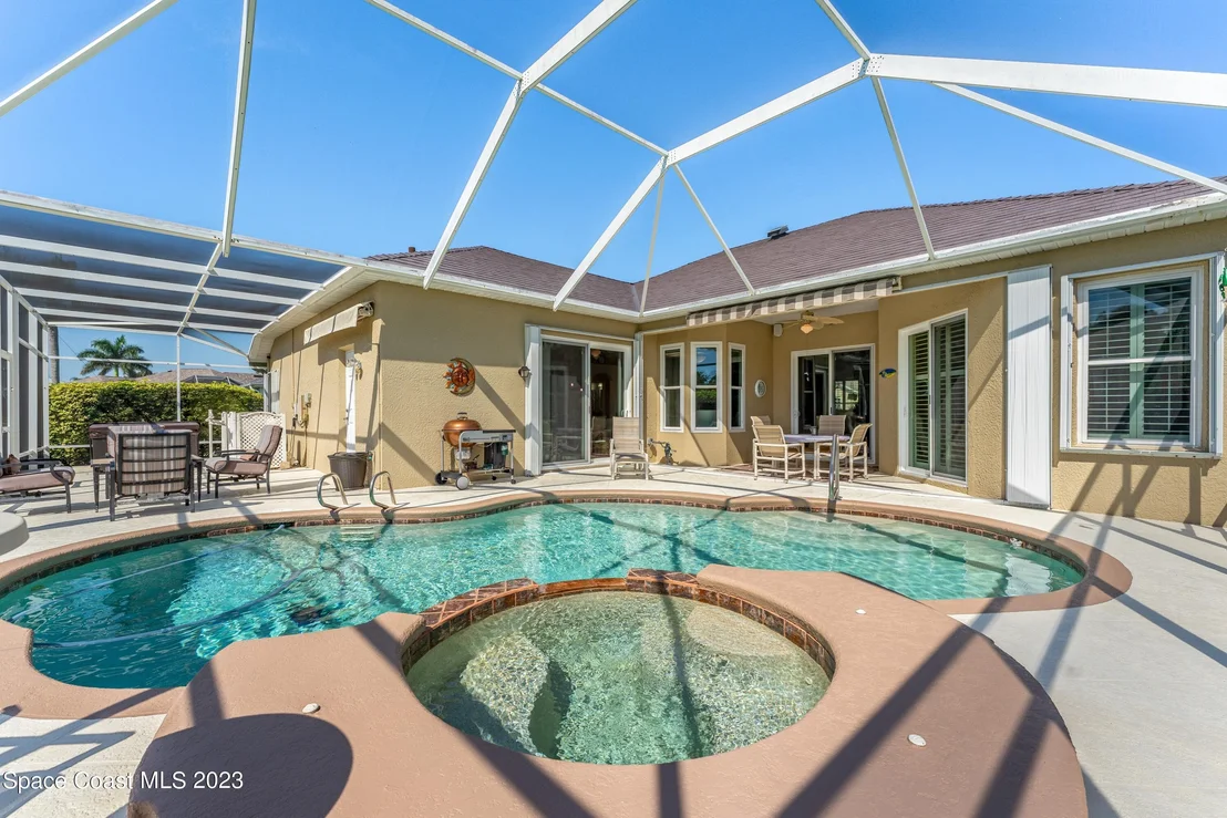 Photo of 665 Carriage Hill Road