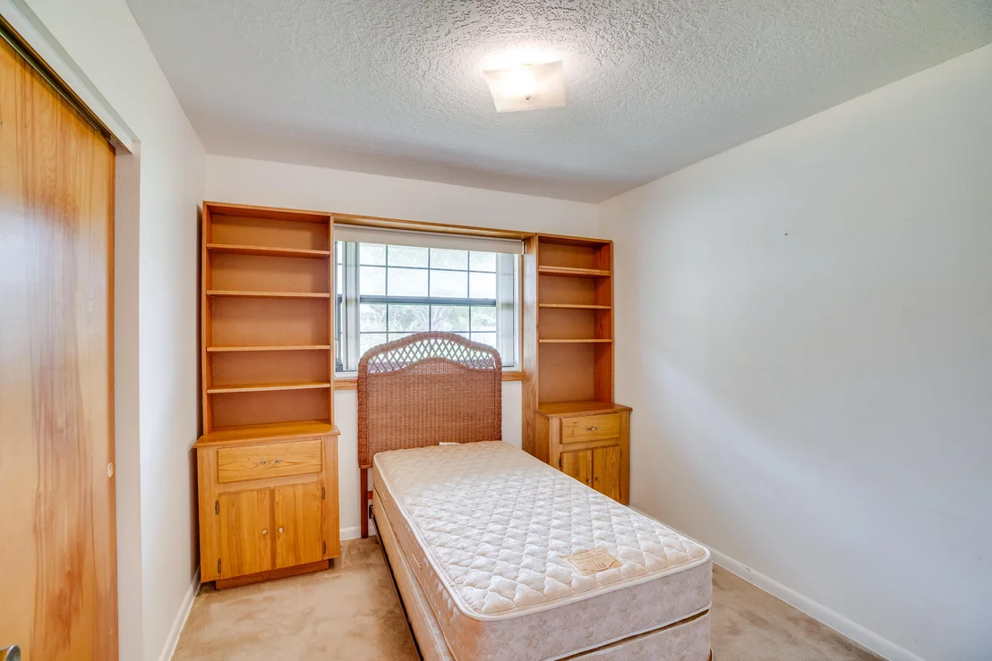 Photo of 1027 Green Road