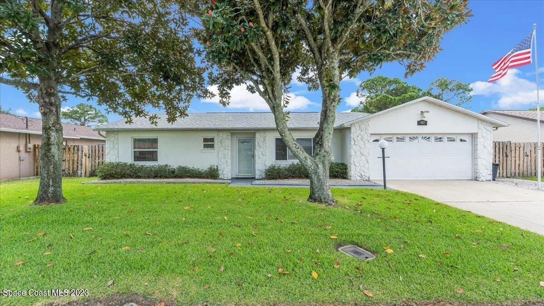 Photo of 987 Sycamore Drive