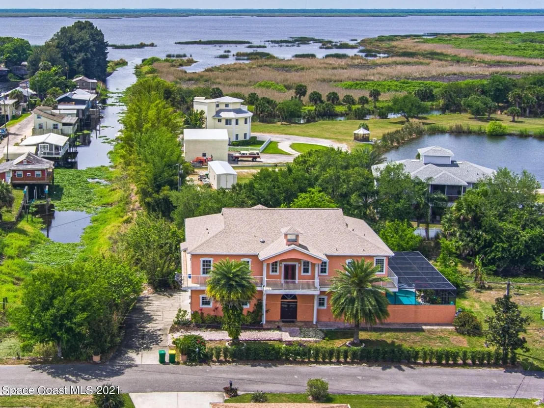 Photo of 585 Amber Lane