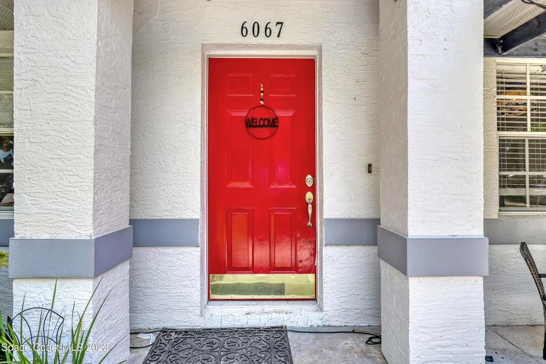 Photo of 6067 Oak Street