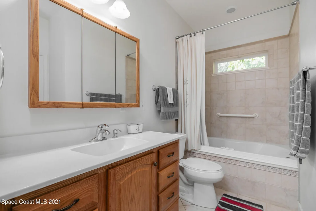 Photo of 1397 Miller Street NE