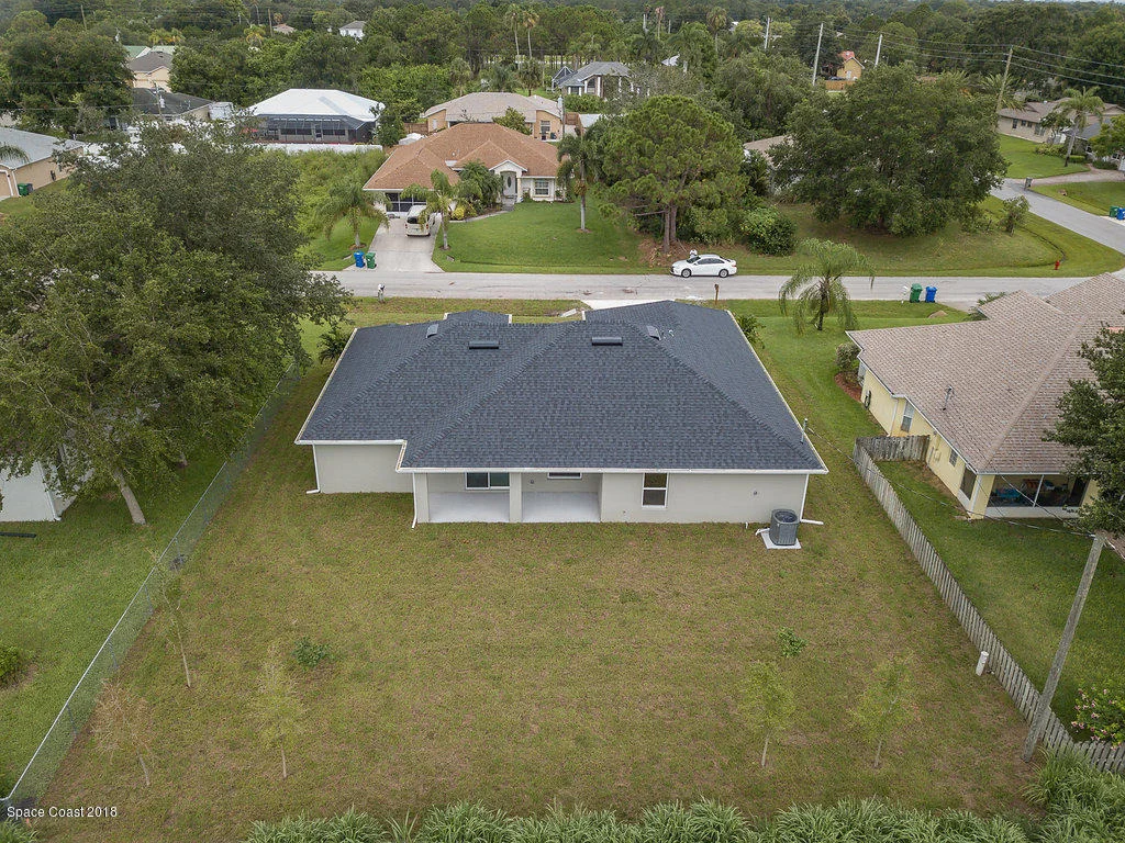 Photo of 1048 Landsdowne Drive
