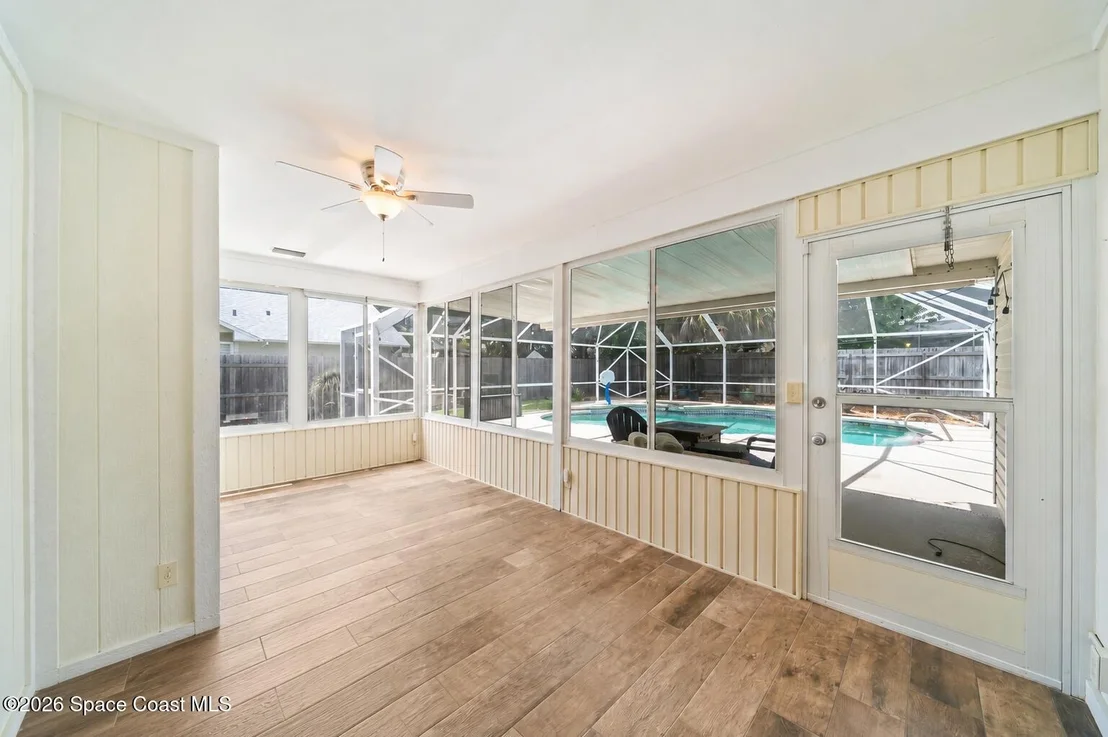 Photo of 3320 Lakeview Circle