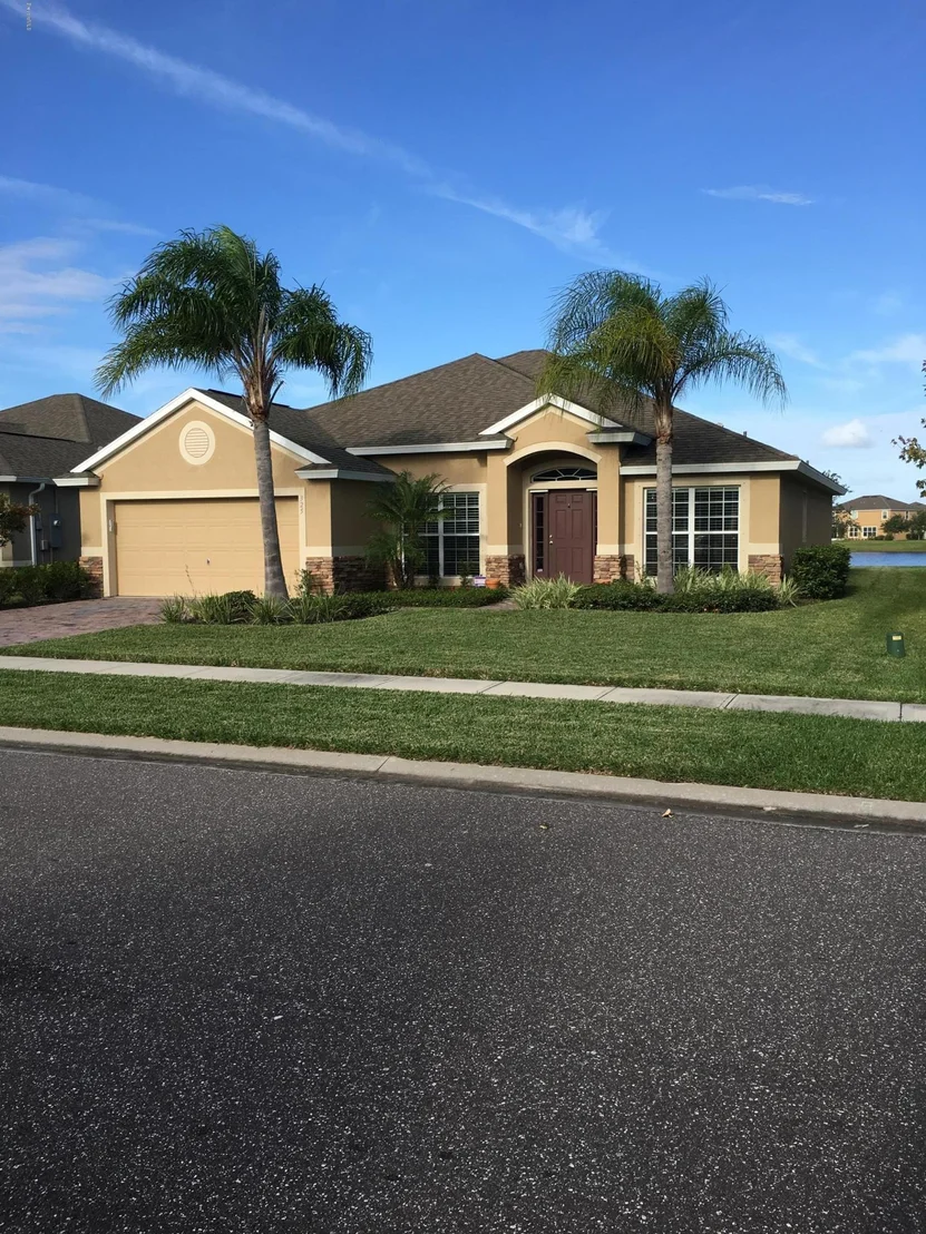 Photo of 325 SE Abernathy Circle