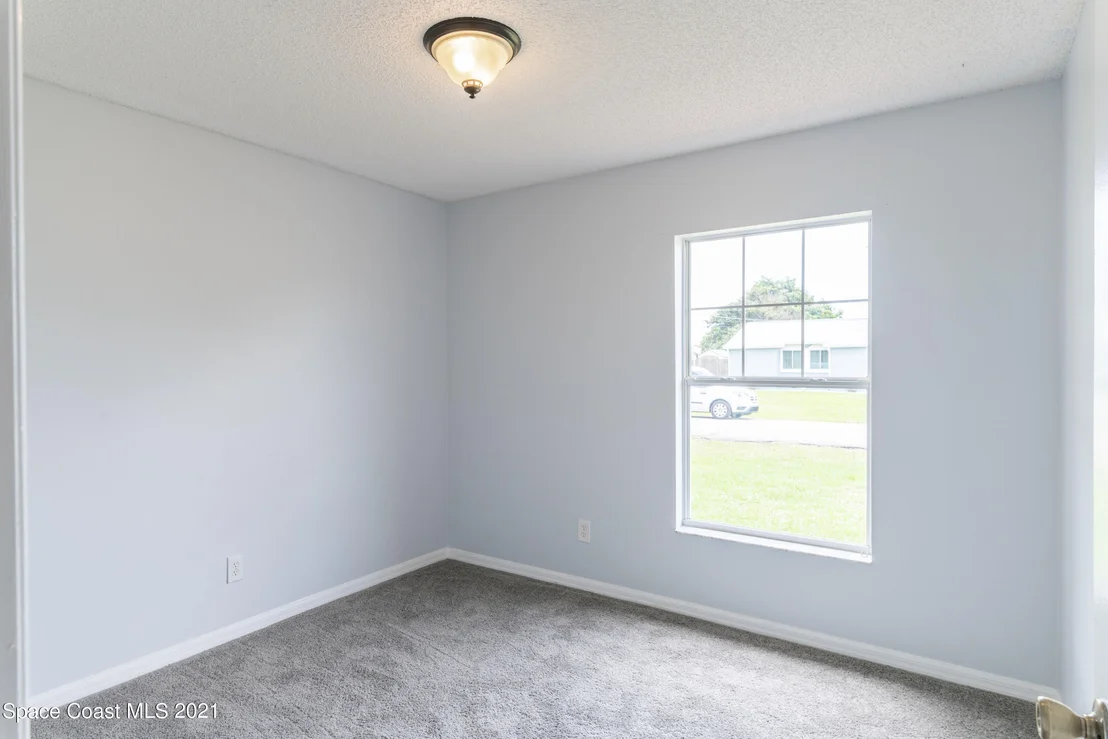 Photo of 950 Eyerly Street