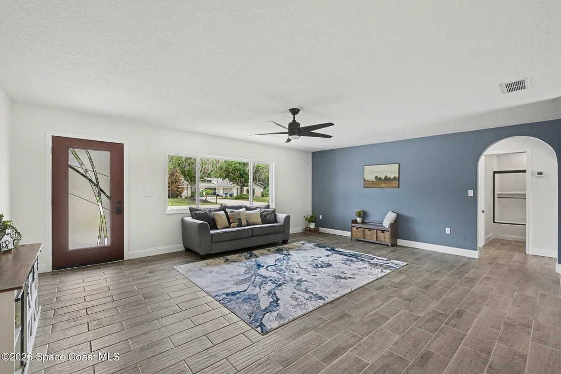 Photo of 2678 Pine Avenue